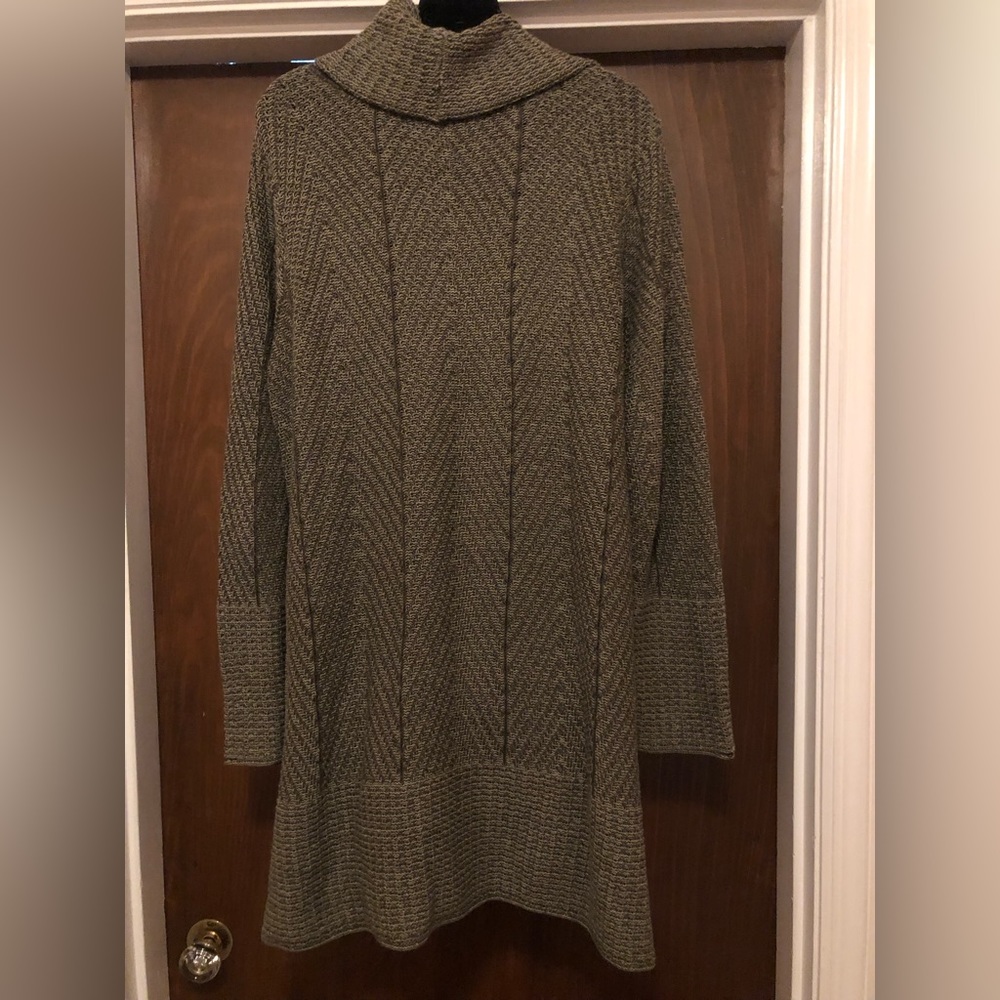 Olive green cowl neck tunic with split sides - 1X - Picture 2 of 4